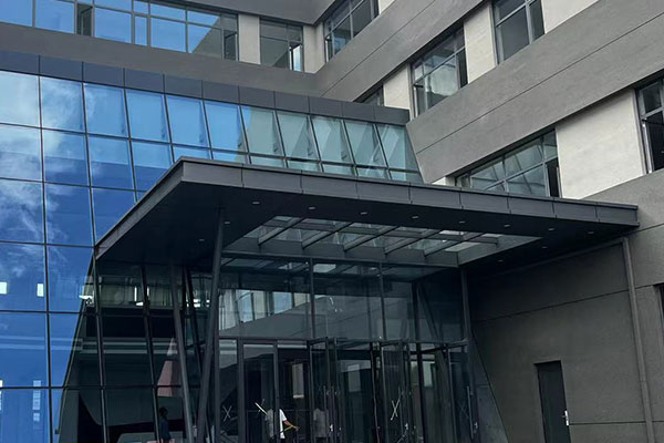 沈陽幕墻公司從節能工程的角度考慮,建筑幕墻可分為兩種! 沈陽幕墻公司從節能工程的角度考慮,建筑幕墻可分為兩種!