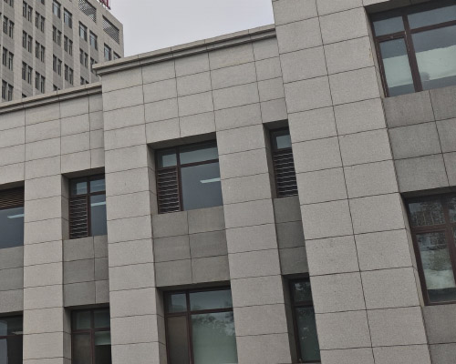 沈陽(yáng)幕墻公司淺談石材幕墻的優(yōu)點(diǎn)有哪些? 沈陽(yáng)幕墻公司淺談石材幕墻的優(yōu)點(diǎn)有哪些?